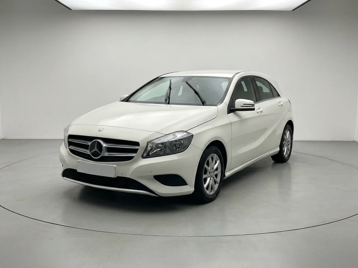 Wiper Blades for Mercedes-Benz A180 — Buy Custom Fit Blades - 1