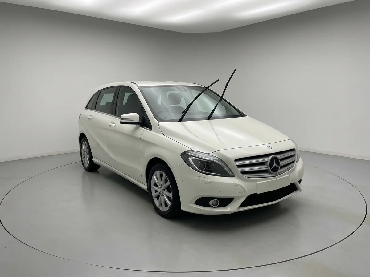 Wiper Blades for Mercedes-Benz B180 — Buy Custom Fit Blades - 1