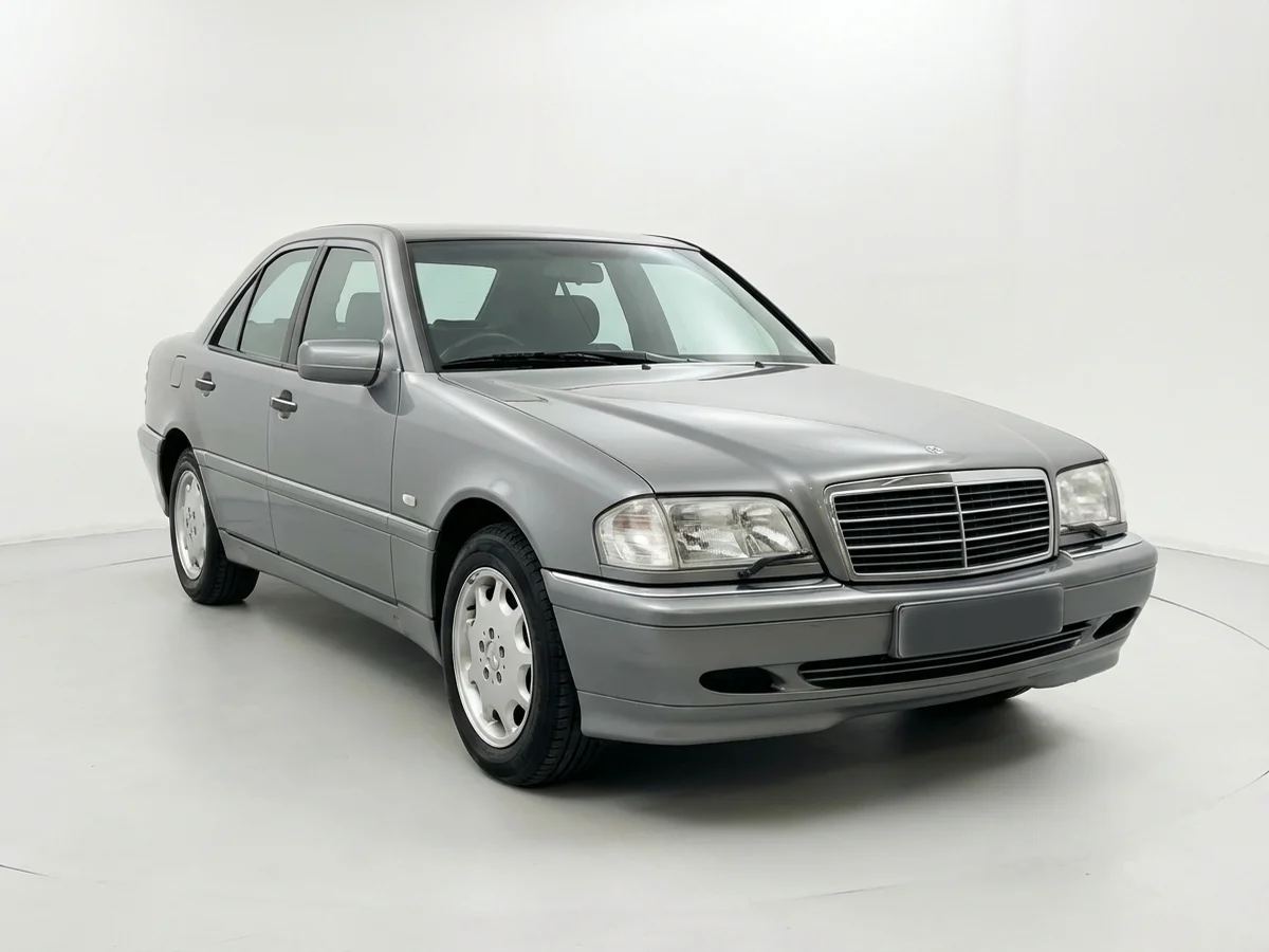 Wiper Blades for Mercedes-Benz C220 — Buy Custom Fit Blades - 1