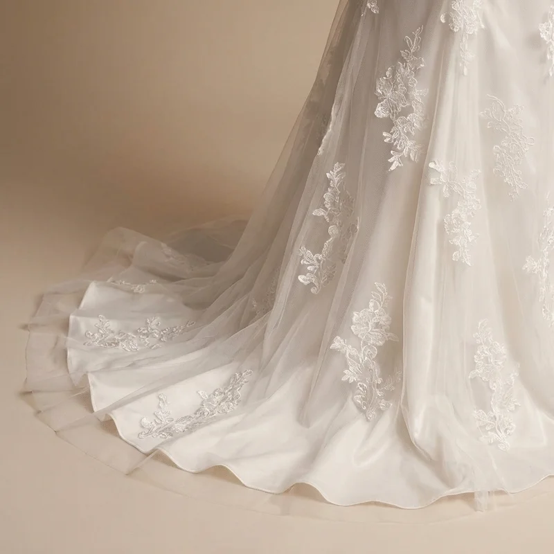 Aurora Elegant Embroidered Sheath Wedding Dress - 4